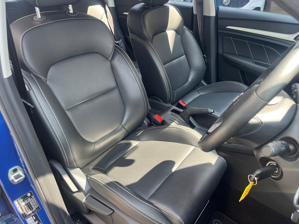 MG ZS 44.5Kwh Exclusive White #10