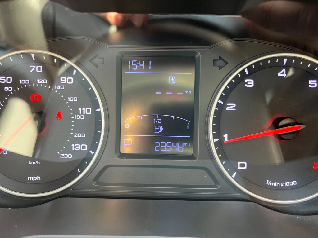 MG ZS 44.5Kwh Exclusive White #12