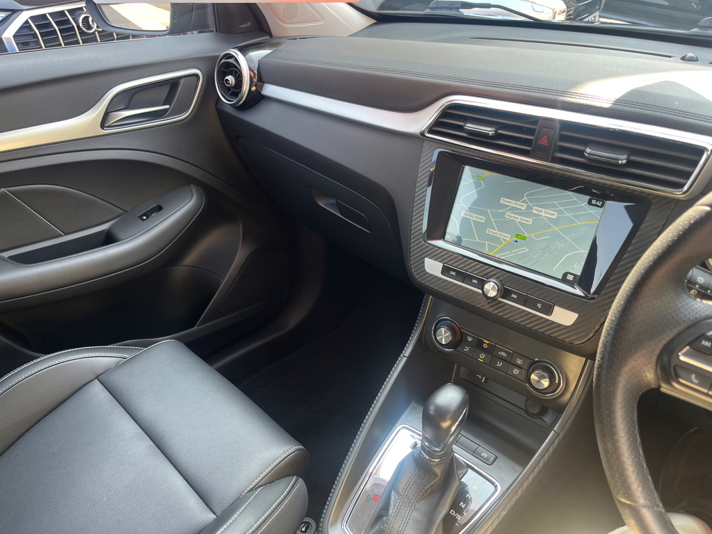 MG ZS 44.5Kwh Exclusive White #19