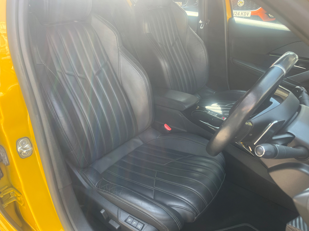 Peugeot 208 1.2 Puretech 100 Active Black #10