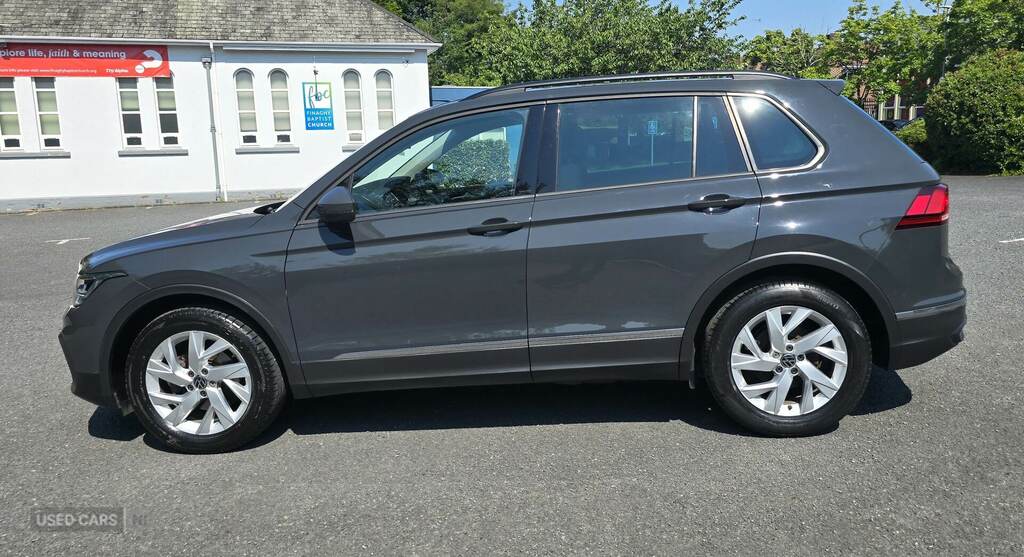 Volkswagen Tiguan 1.5 Tsi 150 Life BG21NPF Grey #2
