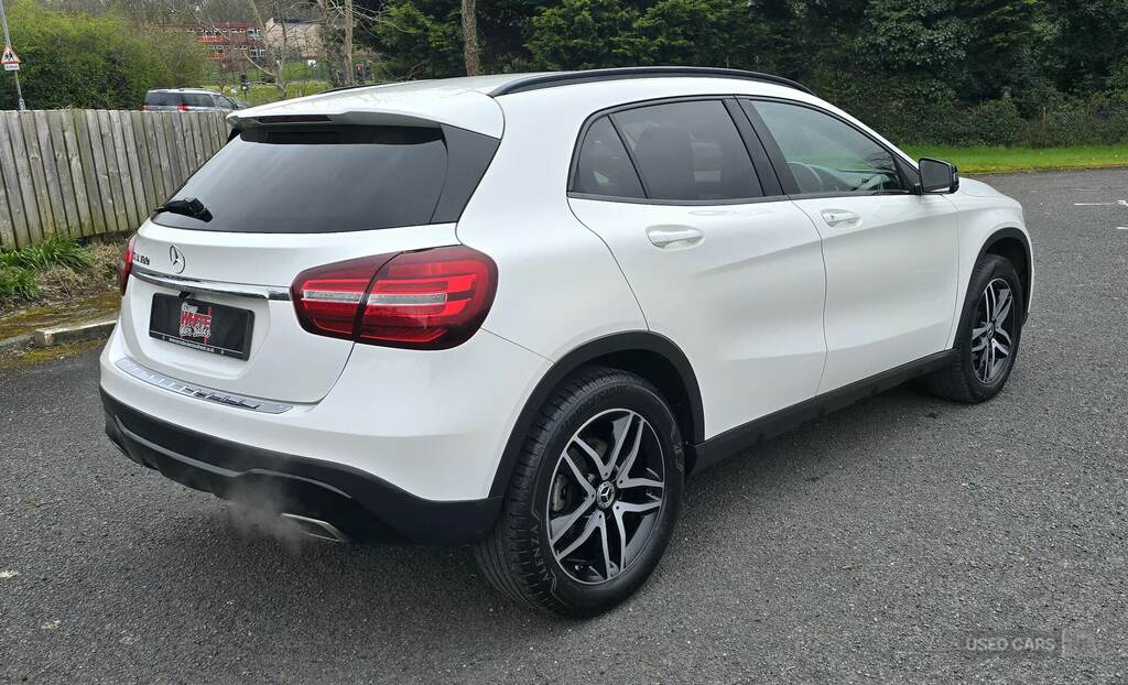 Mercedes-Benz GLA Class Gla 180 Urban Edition PRZ6948 White #3