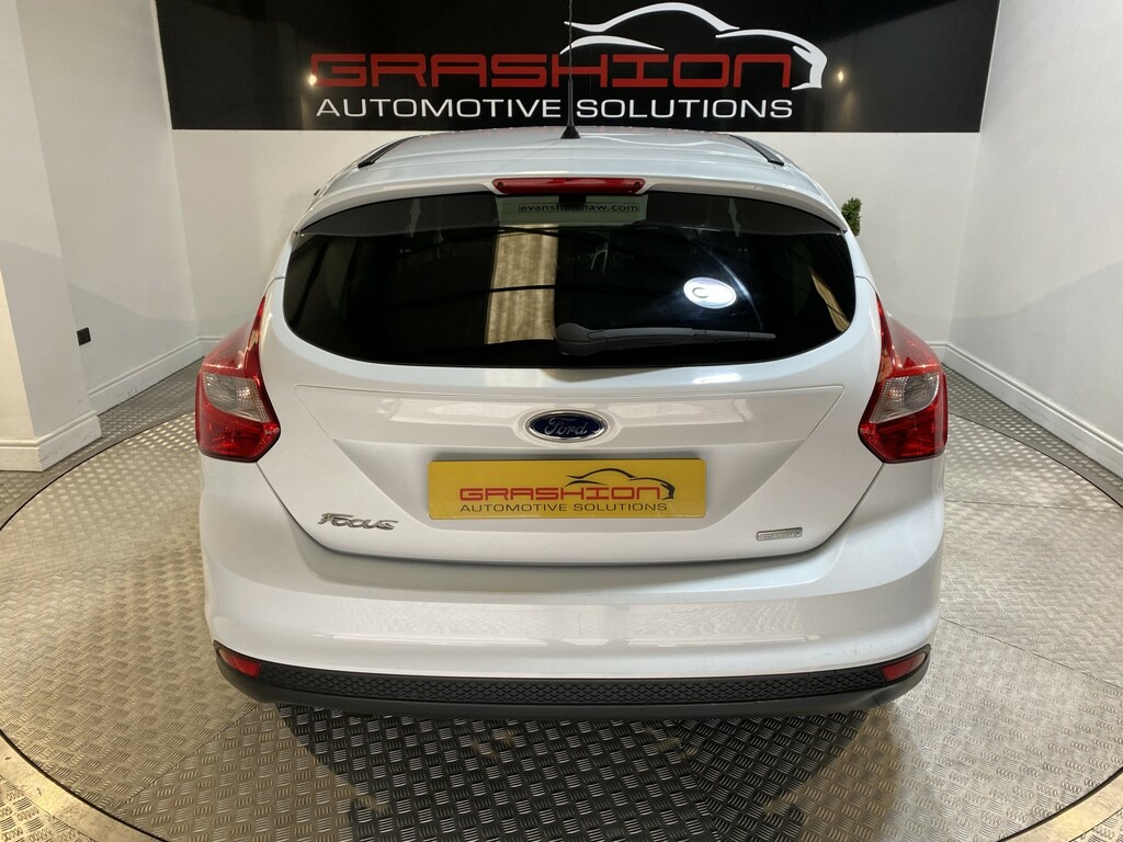 Ford Focus Hatchback 1.0 T Ecoboost Zetec Navigator 201414 FV14YSS White #5