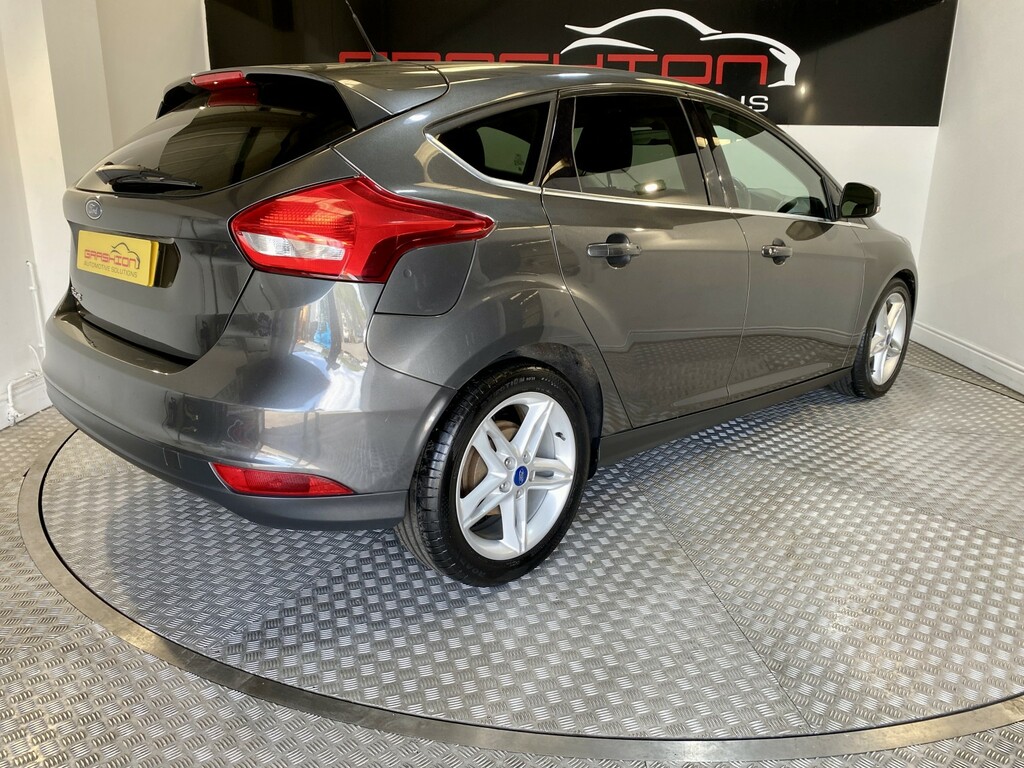 Ford Focus 1.5 Tdci 120 Zetec  #6