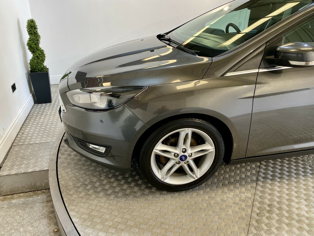 Ford Focus 1.5 Tdci 120 Zetec  #9