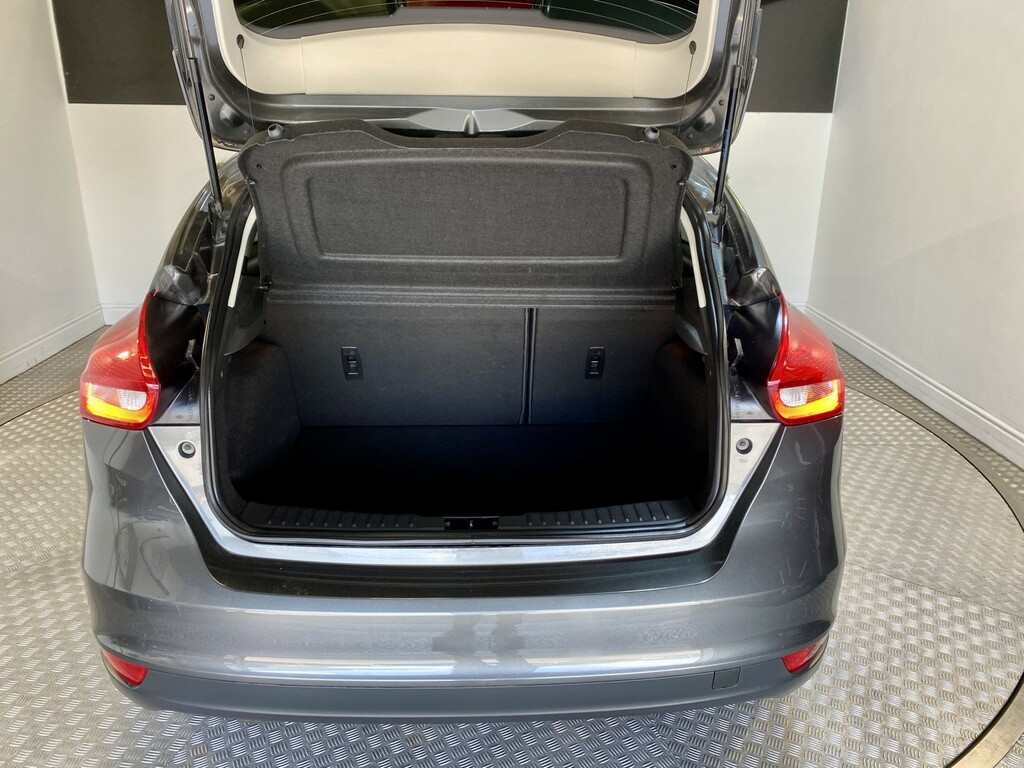 Ford Focus 1.5 Tdci 120 Zetec  #12