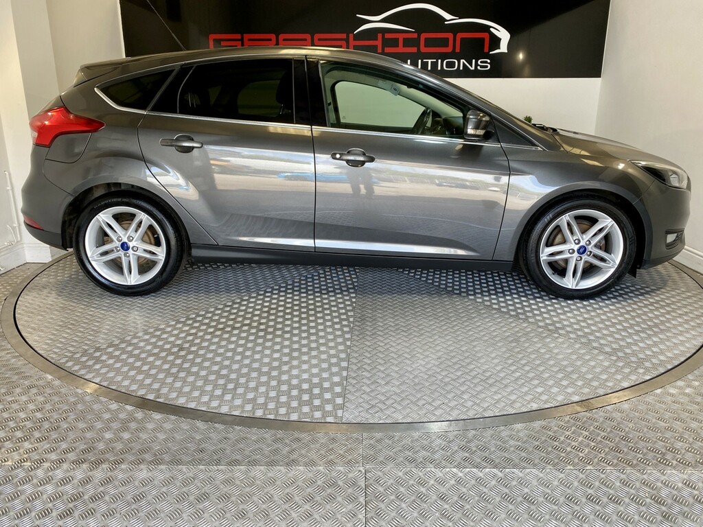Ford Focus 1.5 Tdci 120 Zetec  #4