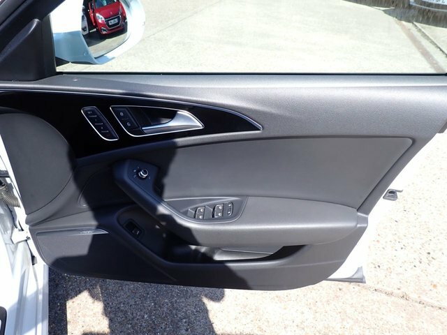 Audi A6 Avant Estate White #35