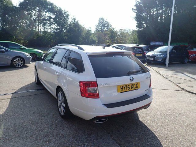 Skoda Octavia Octavia Vrs Tdi Cr S-a White #2