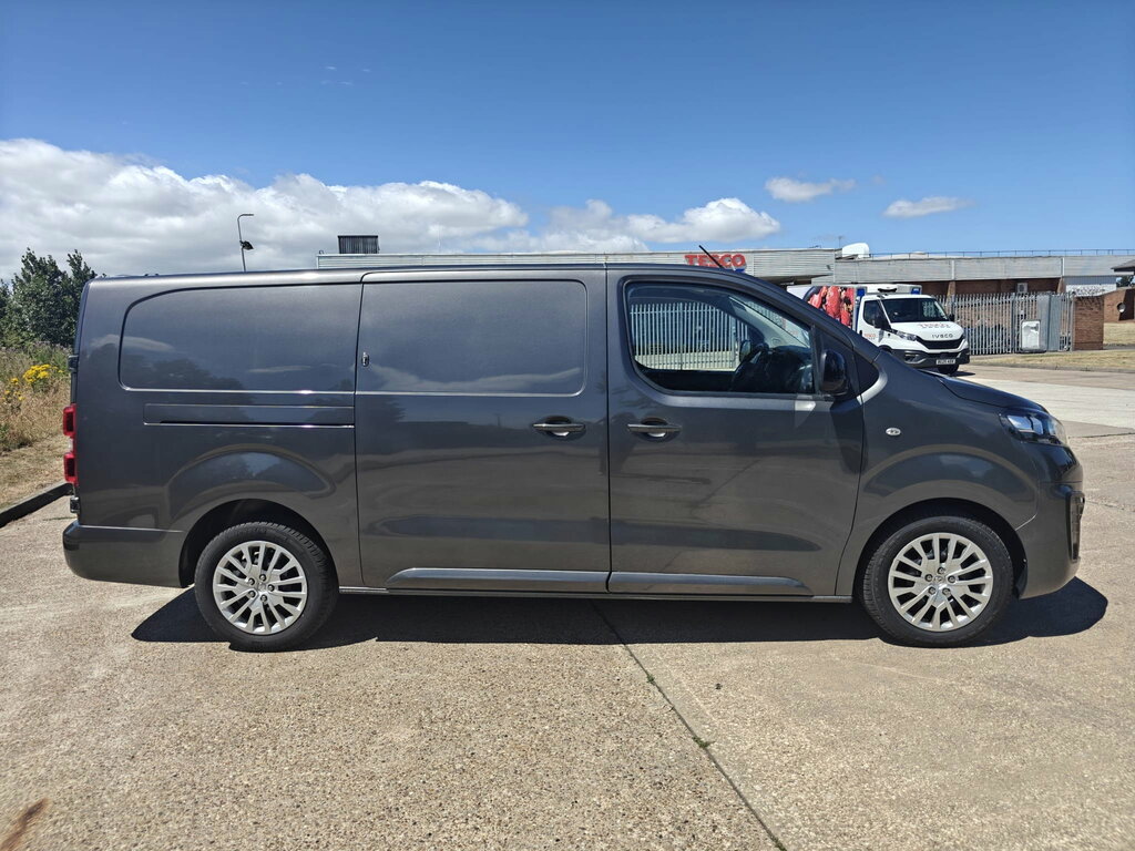 Vauxhall Vivaro 2.0 Turbo D 3100 Pro Panel Van 6Dr L Grey #4