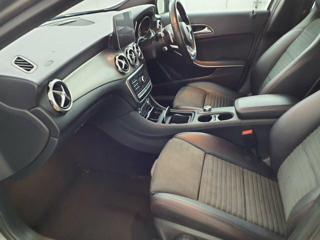 Mercedes-Benz GLA Class Gla220d Amg Line Premium KS67YYA Grey #2