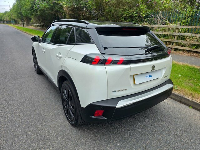 Peugeot e-2008 Gt Line Suv LO70JXE White #6