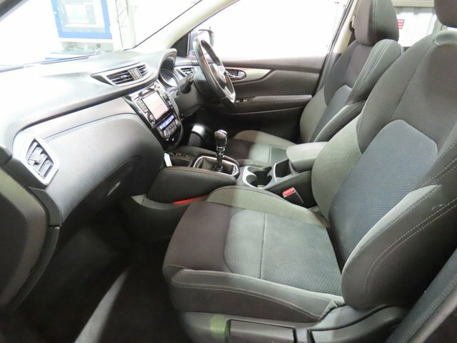 Nissan Qashqai Dci N-connecta Suv Black #2