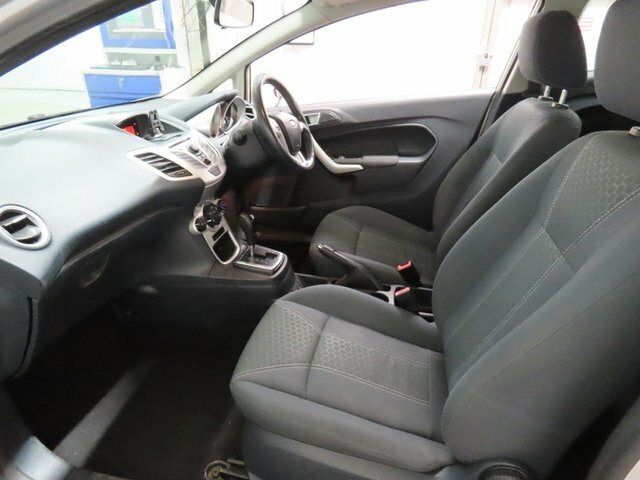 Ford Fiesta Zetec Hatchback Silver #2