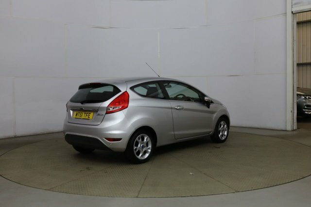 Ford Fiesta Zetec Hatchback Silver #4
