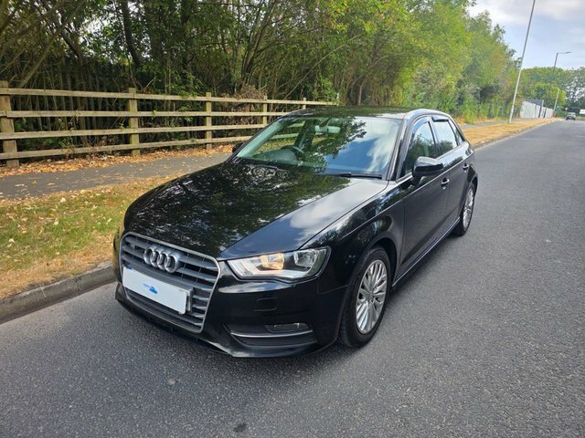 Audi A3 Tdi Ultra Se Technik Black #4
