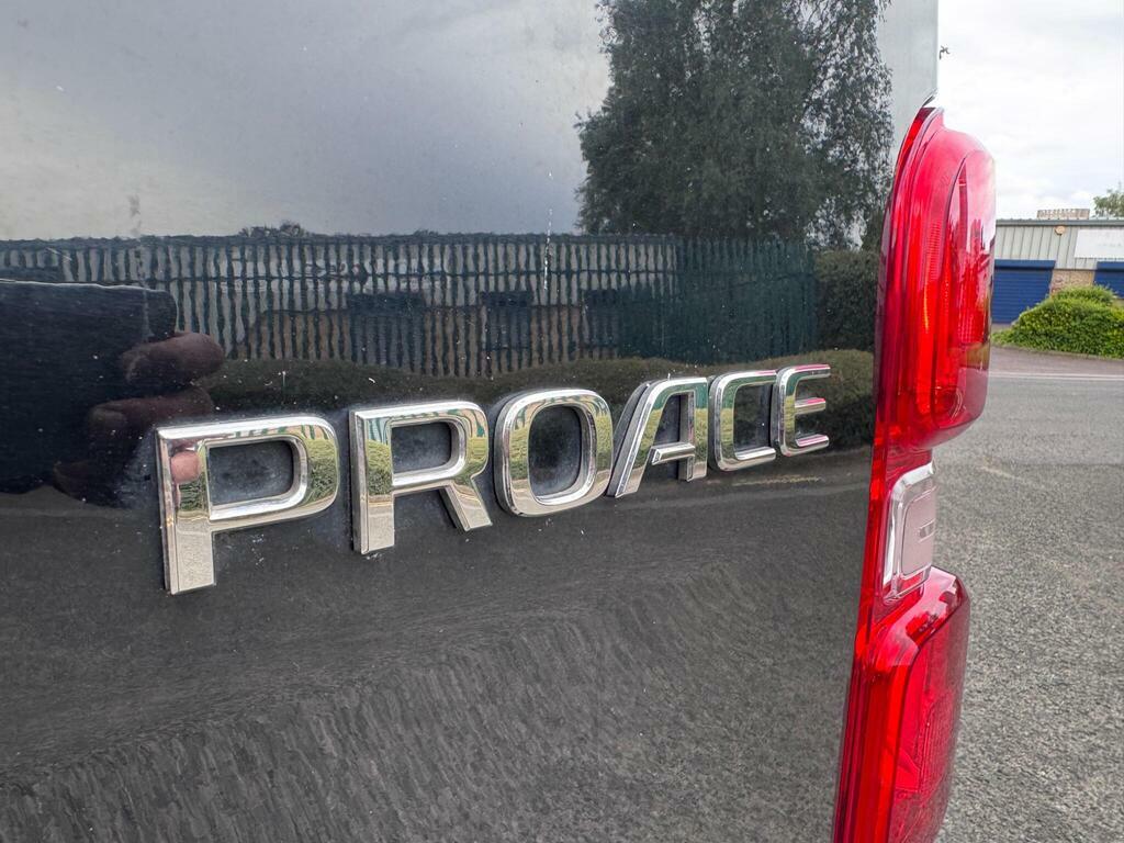 Toyota PROACE 1.5D 120 Icon Medium Wheelbase L2h1 Low Roof Van White #14