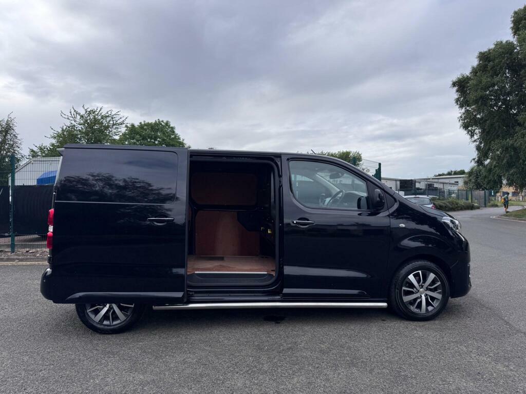 Toyota PROACE 1.5D 120 Icon Medium Wheelbase L2h1 Low Roof Van White #18