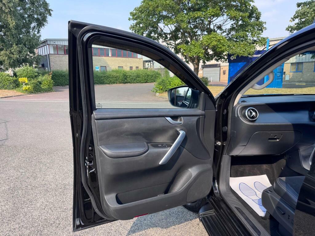 Mercedes-Benz X Class Class 2.3 Black #25