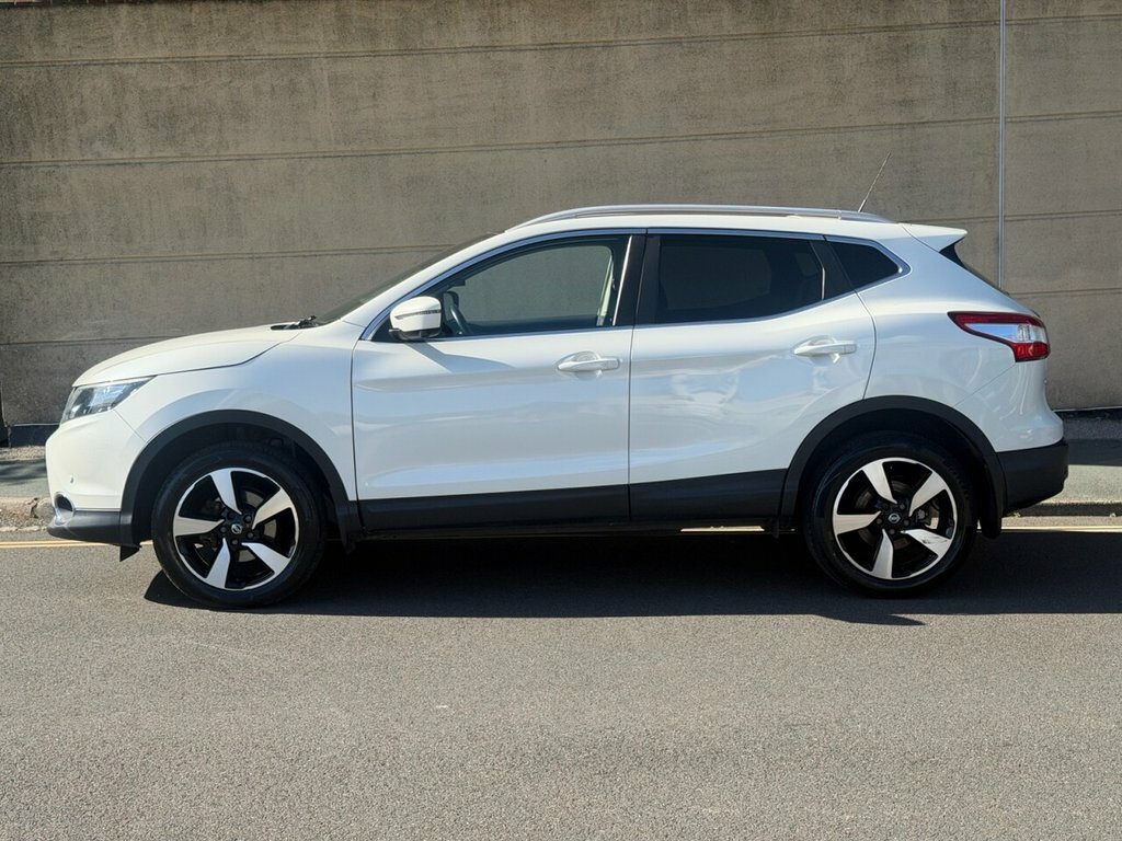 Nissan Qashqai 1.2L N-connecta GY17UTE White #6