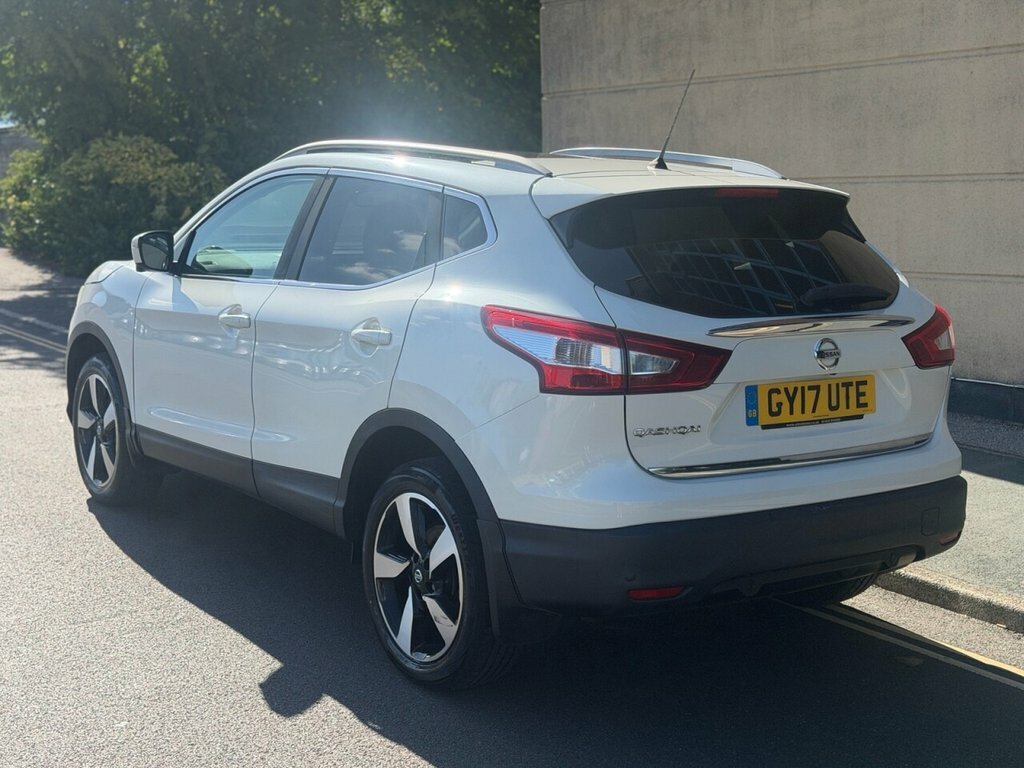 Nissan Qashqai 1.2L N-connecta GY17UTE White #3