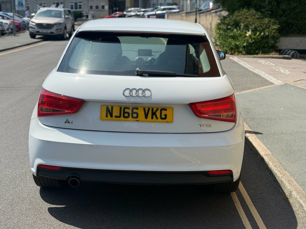 Audi A1 1L Sport White #5