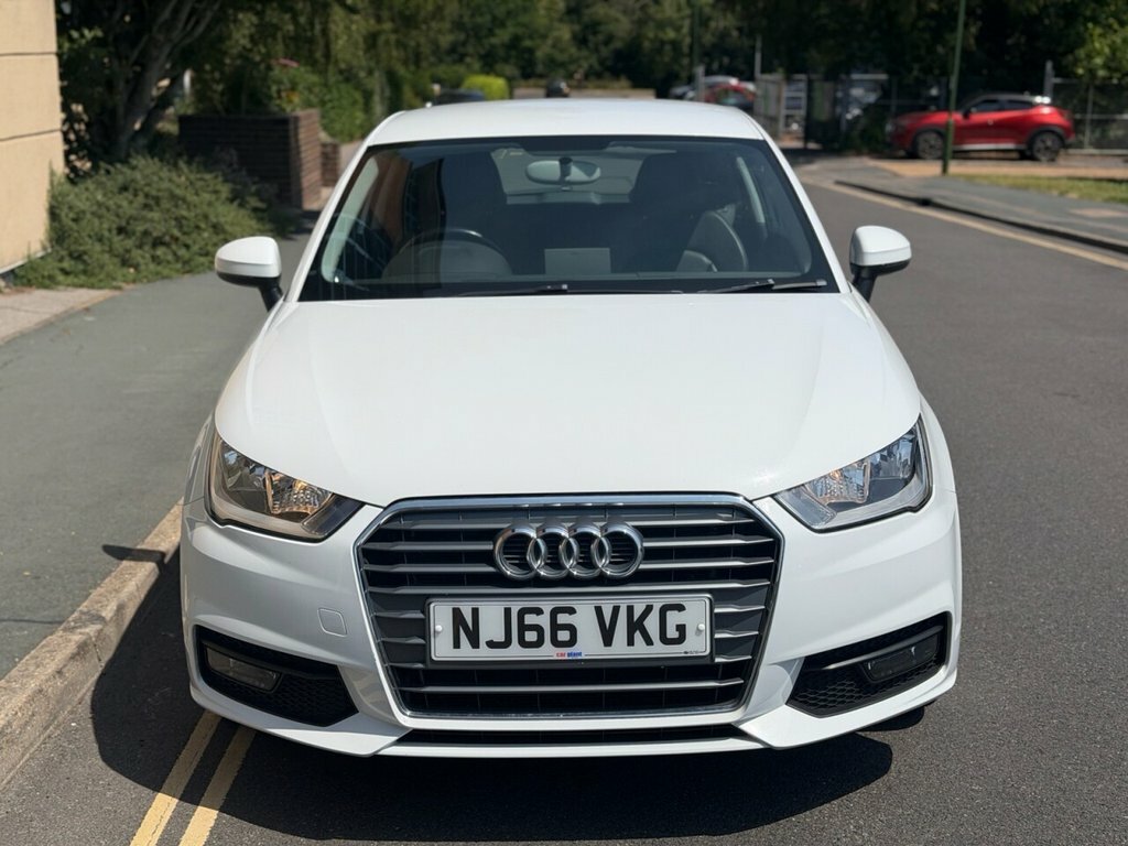 Audi A1 1L Sport White #2