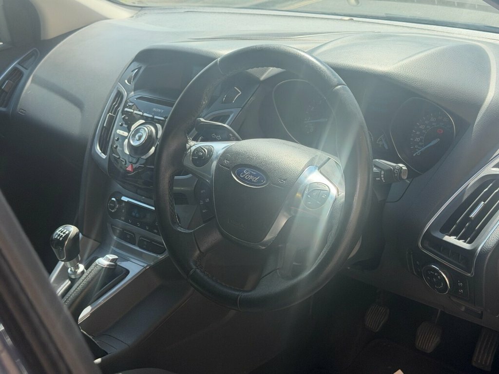 Ford Focus 1L Titanium ML13KWF Grey #2