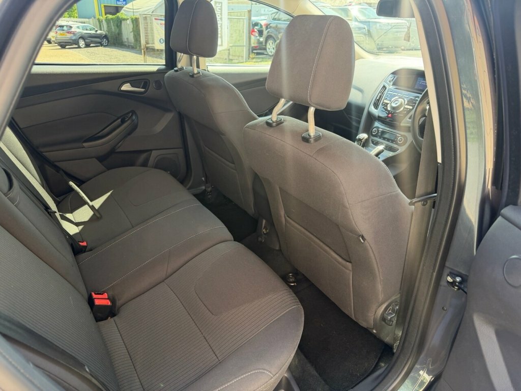 Ford Focus 1L Titanium ML13KWF Grey #3