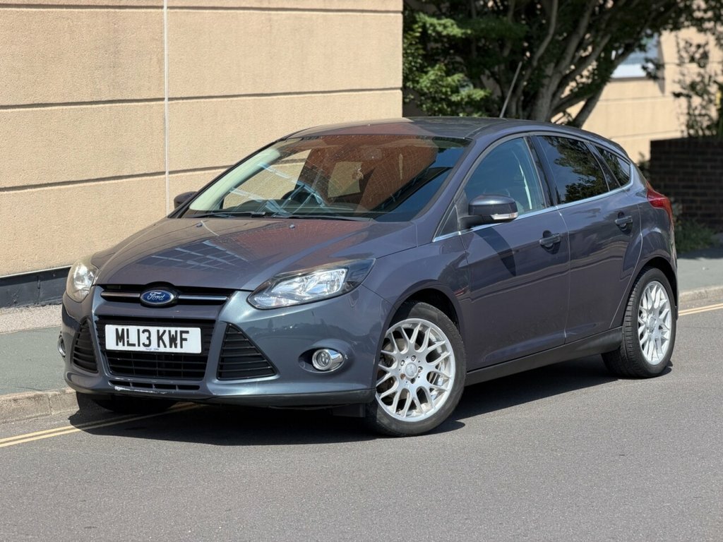 Ford Focus 1L Titanium Grey
