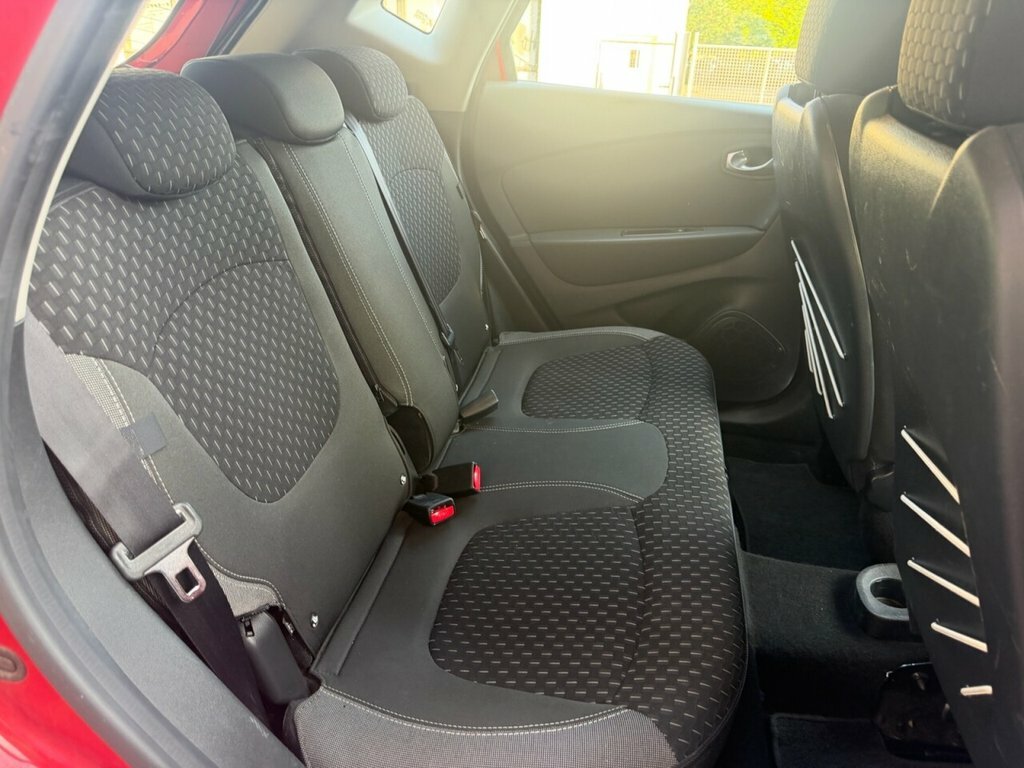 Renault Captur 0.9L Dynamique Nav Red #4