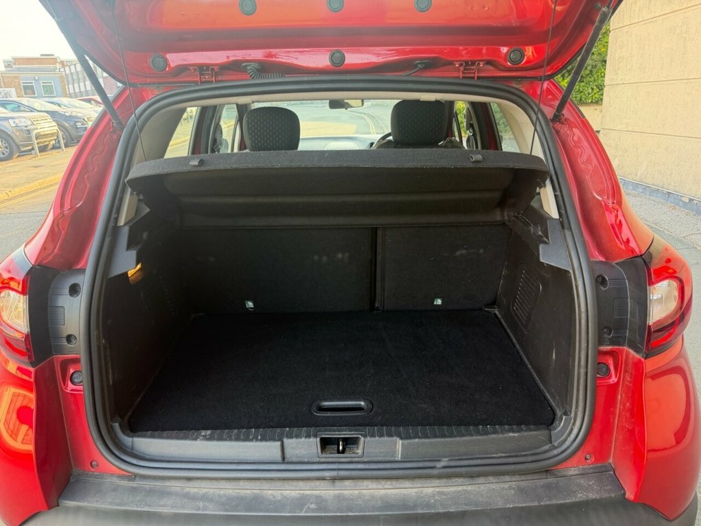 Renault Captur 0.9L Dynamique Nav Red #3