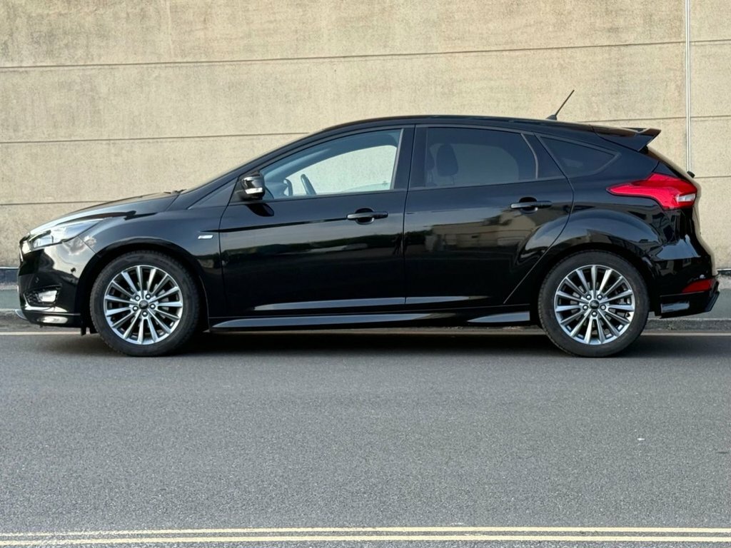 Ford Focus 1L St-line GU18RTV Black #5