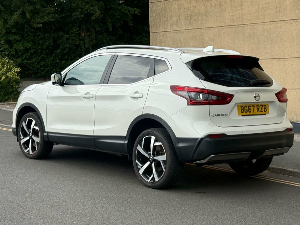 Nissan Qashqai 1.6L Tekna BG67RZB White #4