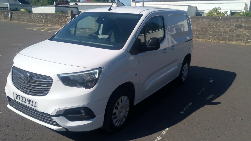 Vauxhall Combo Panel Van 1.5 Combo Pro 1.5D 100 M6 L1h1 2300 Pane DT23NUJ White #3