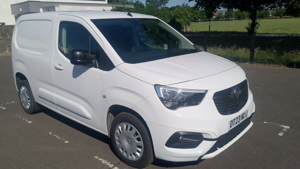 Vauxhall Combo Panel Van 1.5 Combo Pro 1.5D 100 M6 L1h1 2300 Pane White