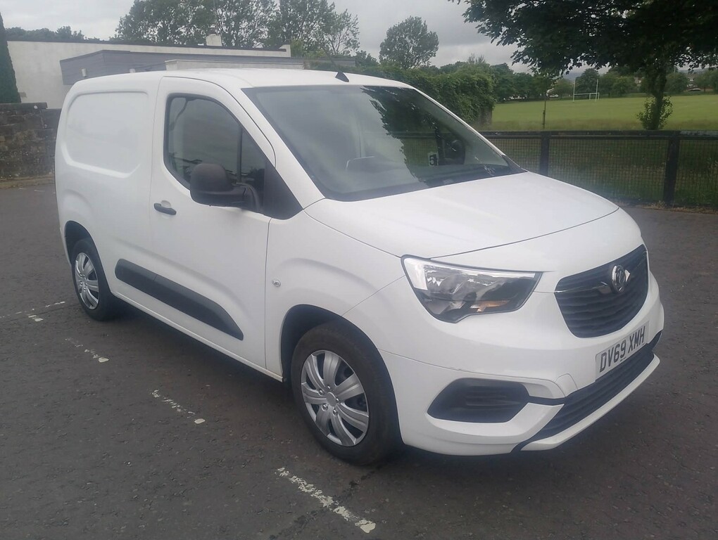 Vauxhall Combo Panel Van 1.6 Turbo D 2300 Sportive 201969 White