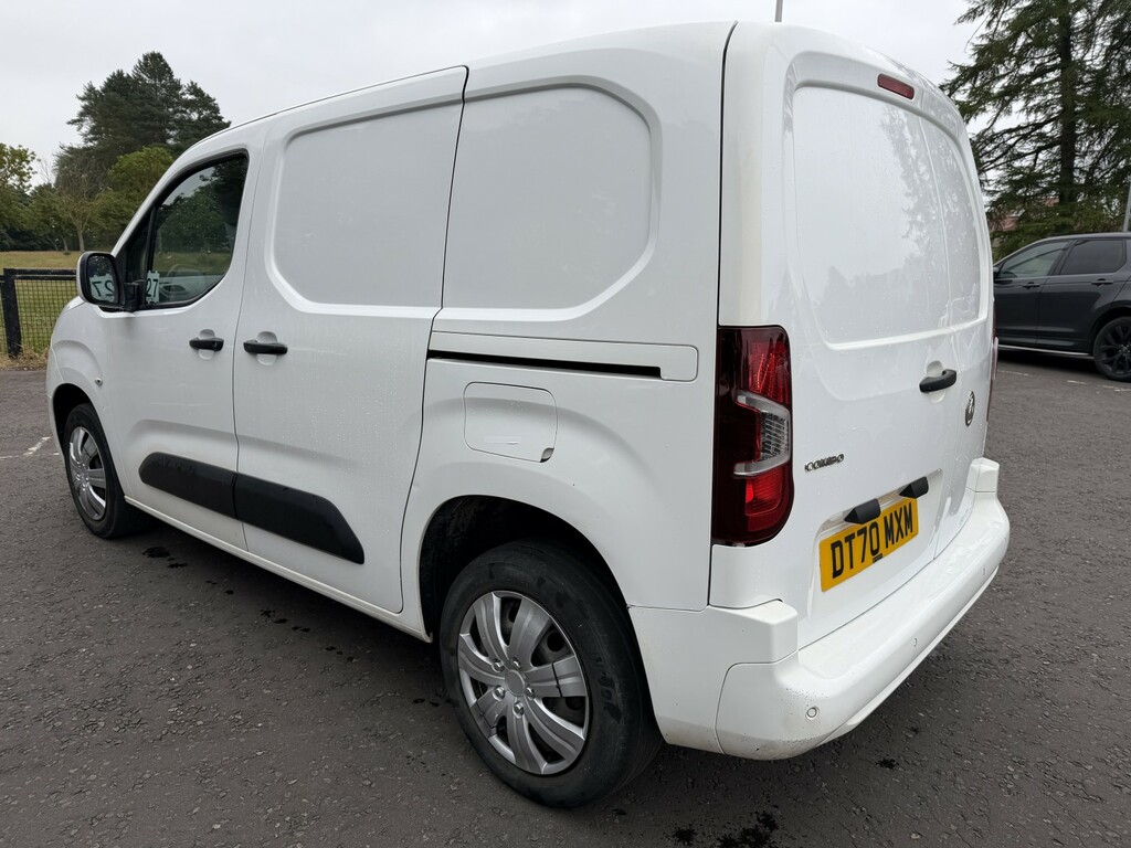 Vauxhall Combo Panel Van 1.5 Turbo D 2300 Sportive 202170 DT70MXM White #5
