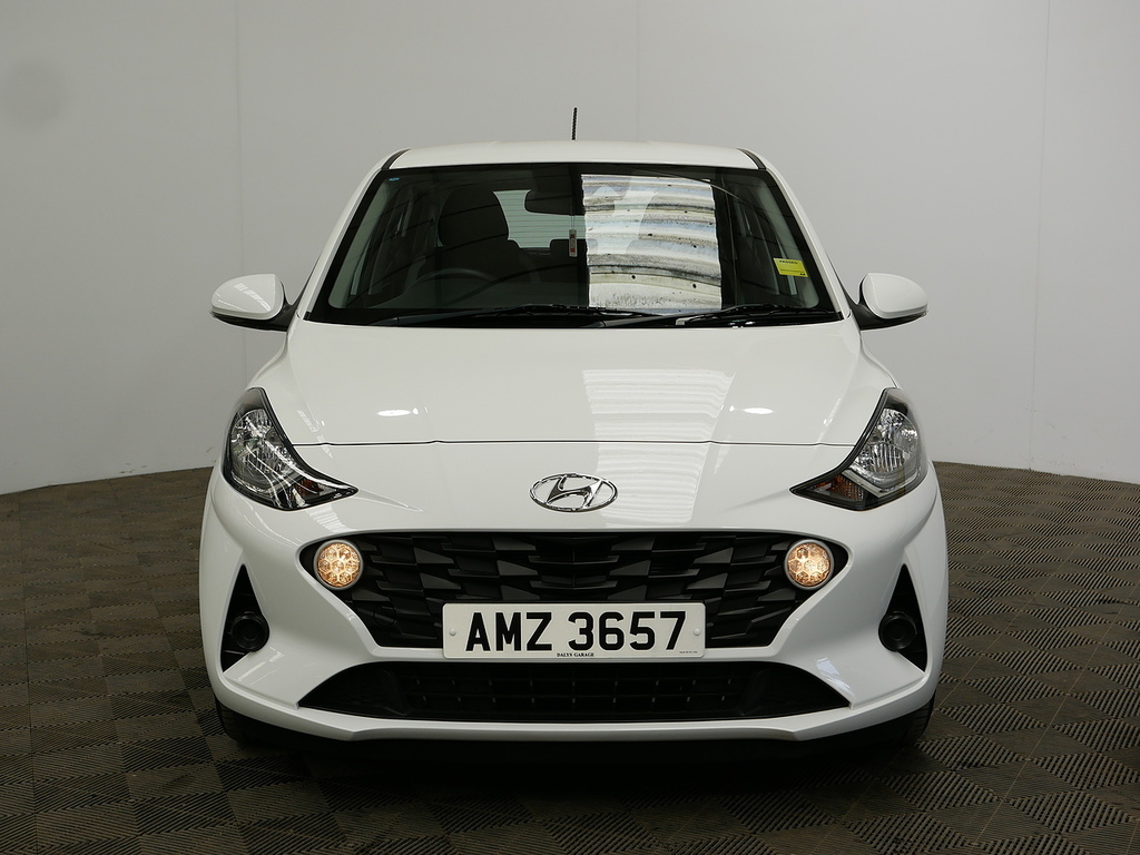 Hyundai I10 Se Connect AMZ3657 White #2
