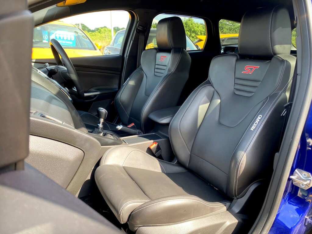 Ford Focus St-3 2.0 Ecoboost - Rare Estate Model - 27 800 Mil Blue #4