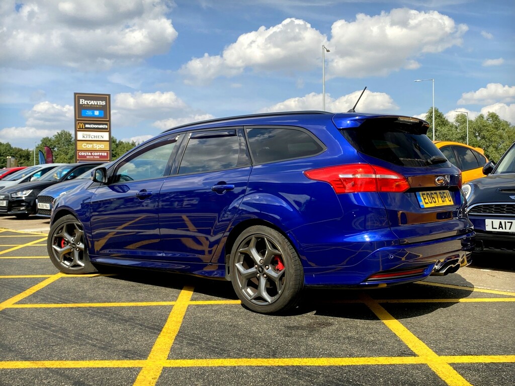 Ford Focus St-3 2.0 Ecoboost - Rare Estate Model - 27 800 Mil Blue #6