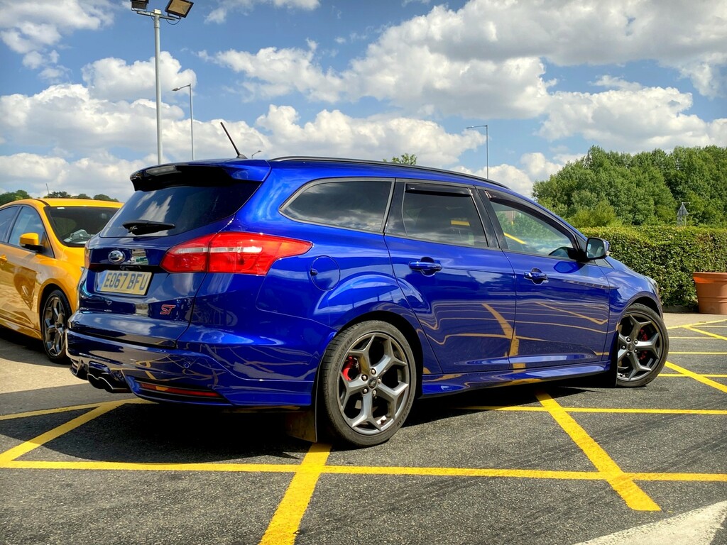 Ford Focus St-3 2.0 Ecoboost - Rare Estate Model - 27 800 Mil Blue #2