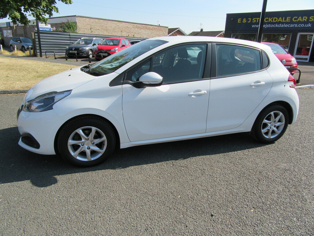Peugeot 208 Active 1.2L Active Euro 6 White #4
