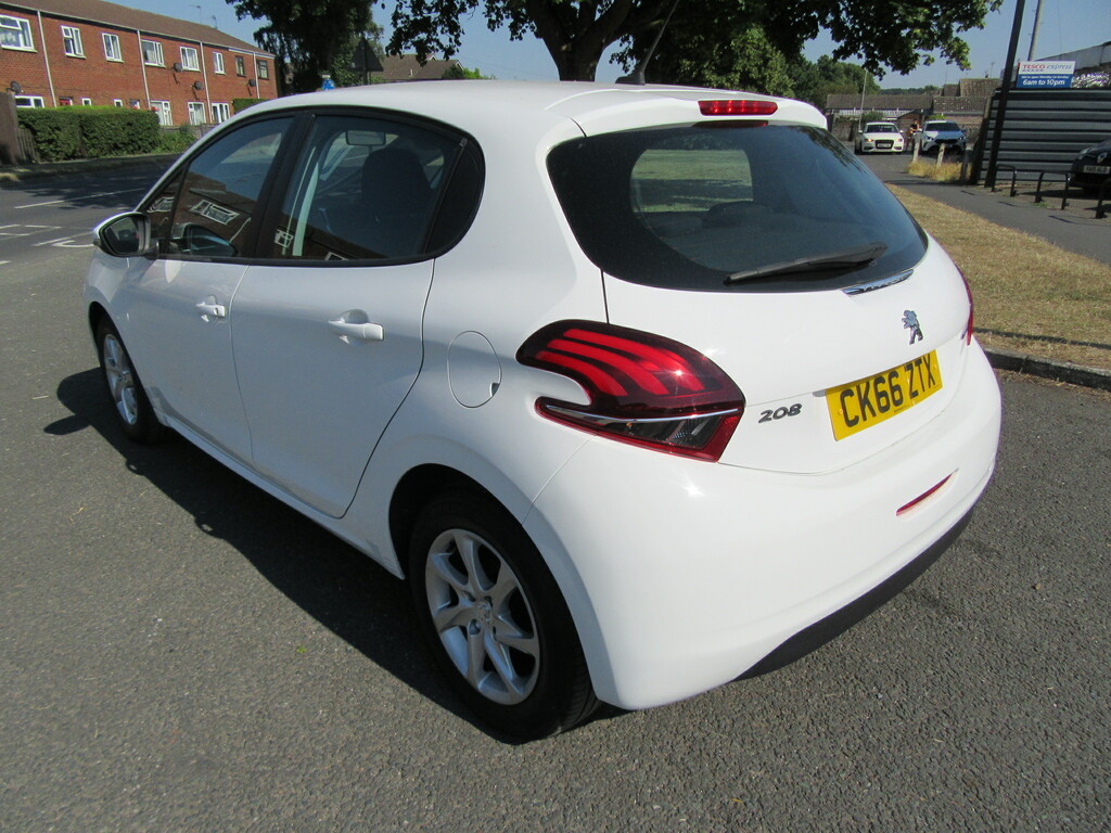 Peugeot 208 1.6 Bluehdi Gt Line Euro 6 Black #10