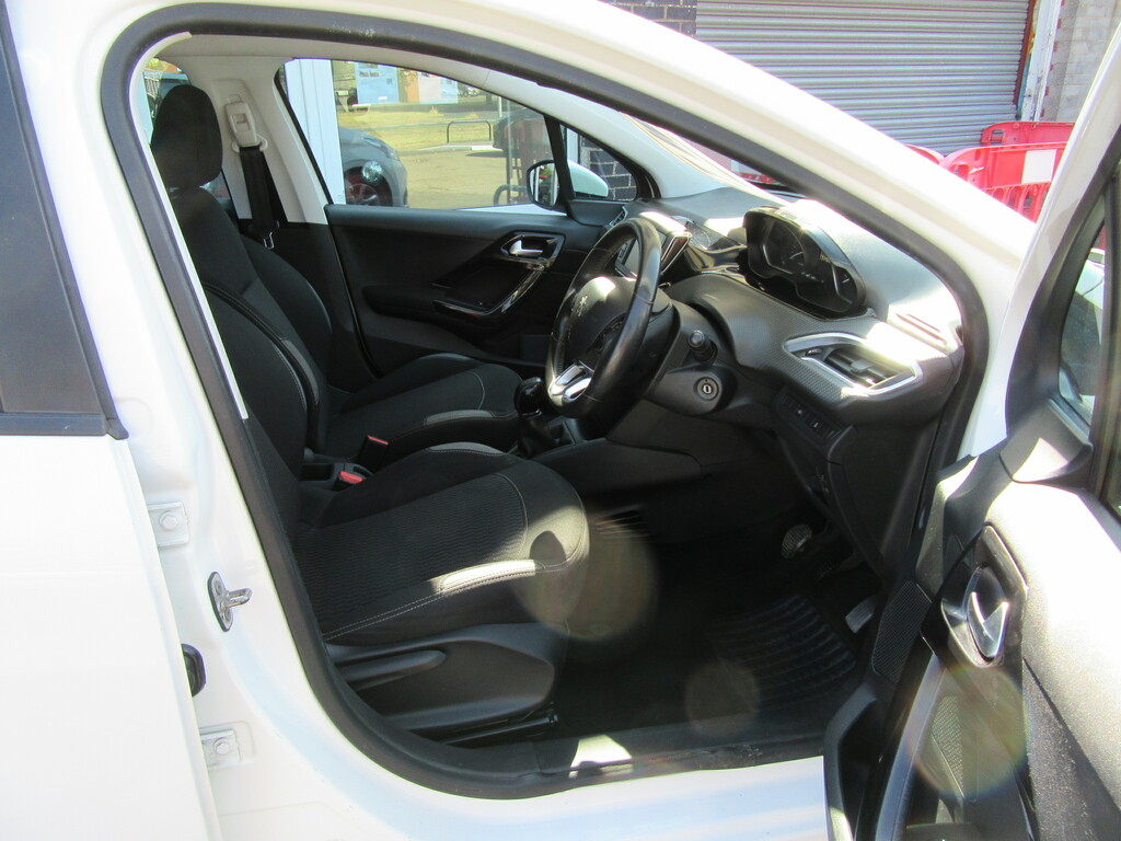 Peugeot 208 1.6 Bluehdi Gt Line Euro 6 Black #16