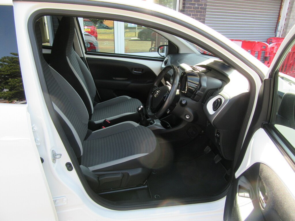 Toyota Aygo X X-press 1.0 Vvt-i White #18