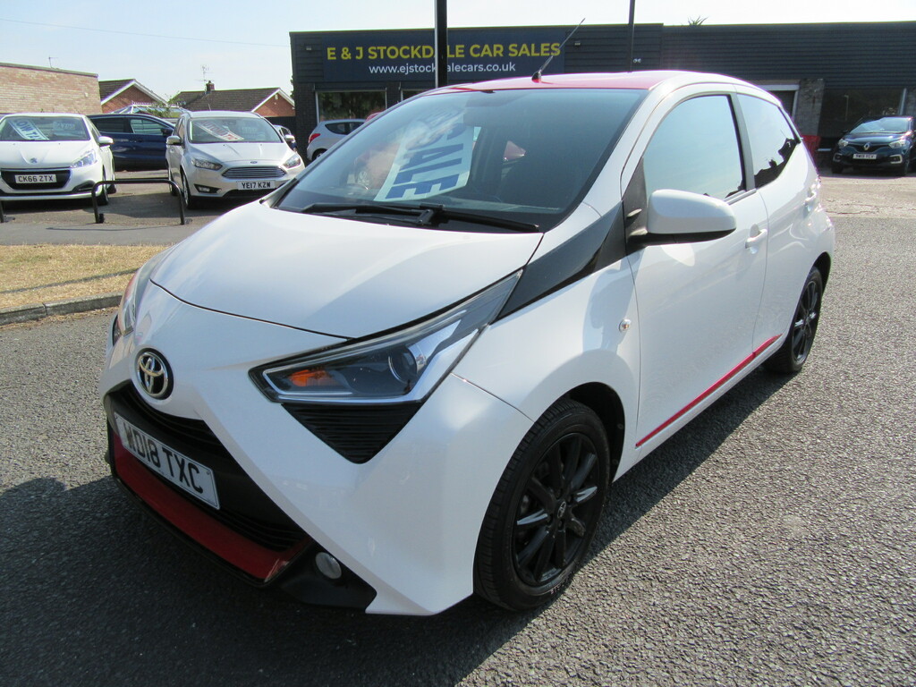Toyota Aygo X X-press 1.0 Vvt-i White #1