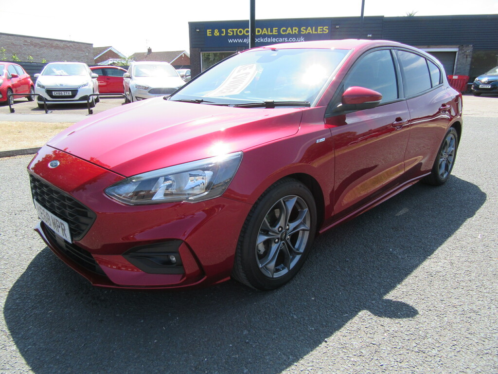 Ford Focus St-line 1L St-line Euro 6 Red