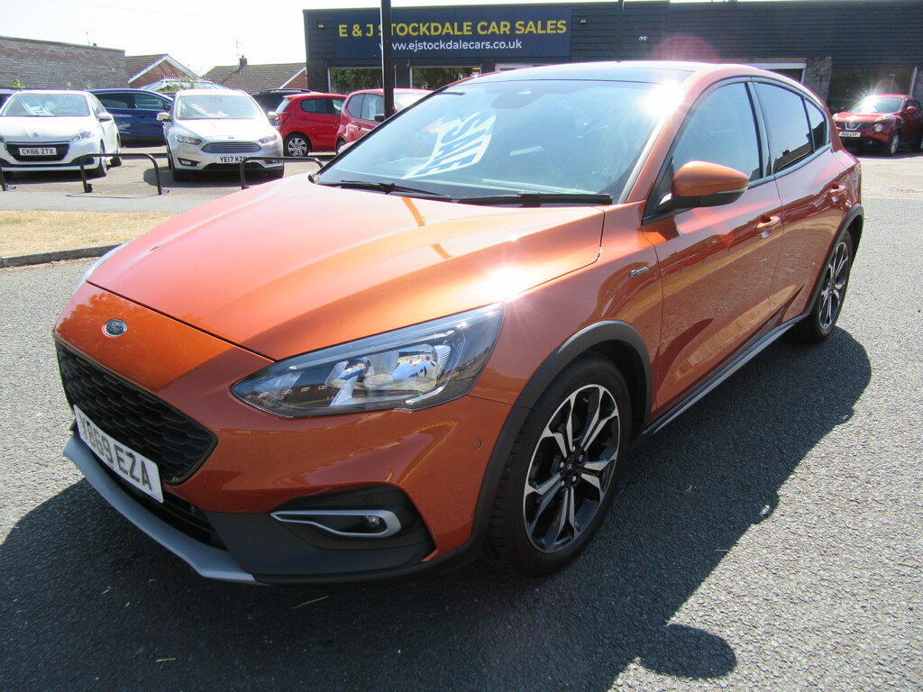 Ford Focus Active X 1L Active X Euro 6 Orange