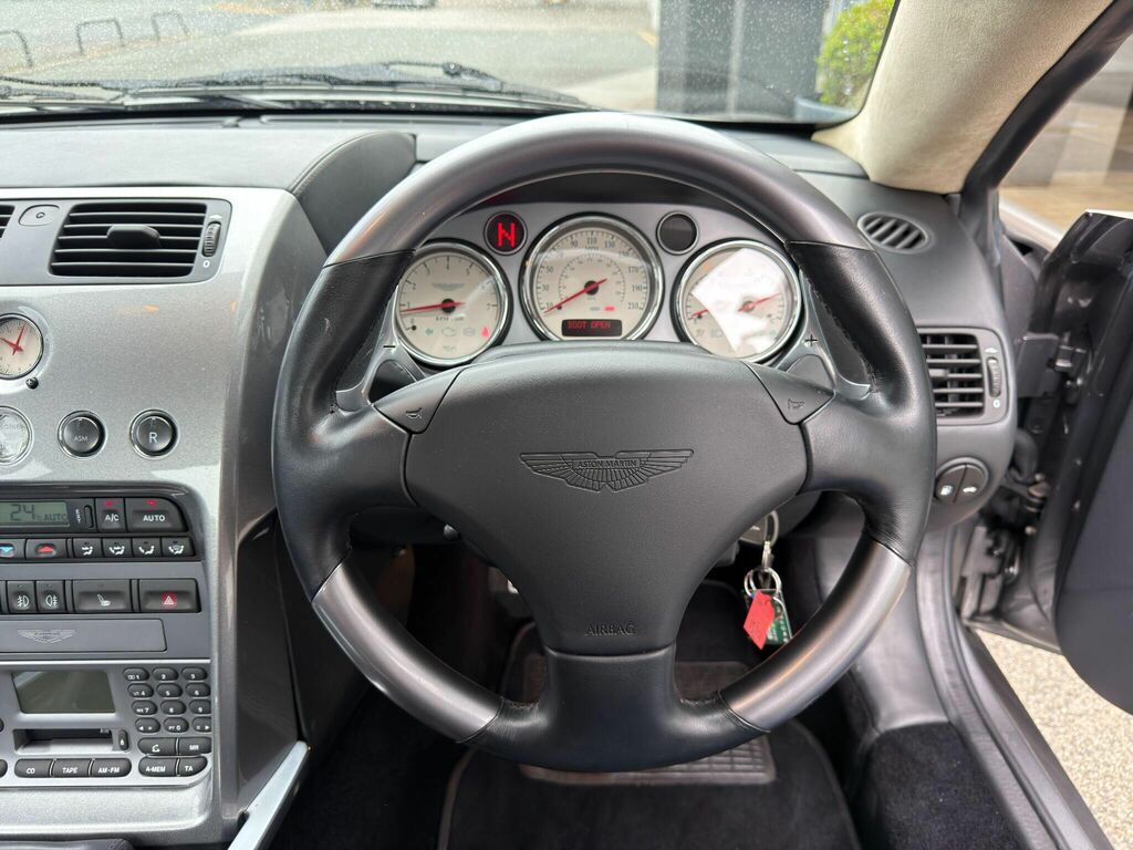 Aston Martin Vanquish S Green #17